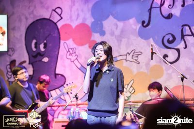ภาพบรรยากาศคอนเสิร์ต Sarah Salola ft. DoubleBam, JIXGO ที่ Happy Fish Asiatique — photo 47