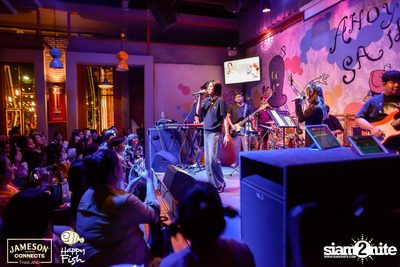 ภาพบรรยากาศคอนเสิร์ต Sarah Salola ft. DoubleBam, JIXGO ที่ Happy Fish Asiatique — photo 57