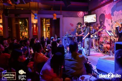 ภาพบรรยากาศคอนเสิร์ต Sarah Salola ft. DoubleBam, JIXGO ที่ Happy Fish Asiatique — photo 58