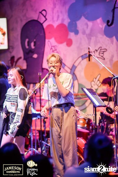 ภาพบรรยากาศคอนเสิร์ต Sarah Salola ft. DoubleBam, JIXGO ที่ Happy Fish Asiatique — photo 65
