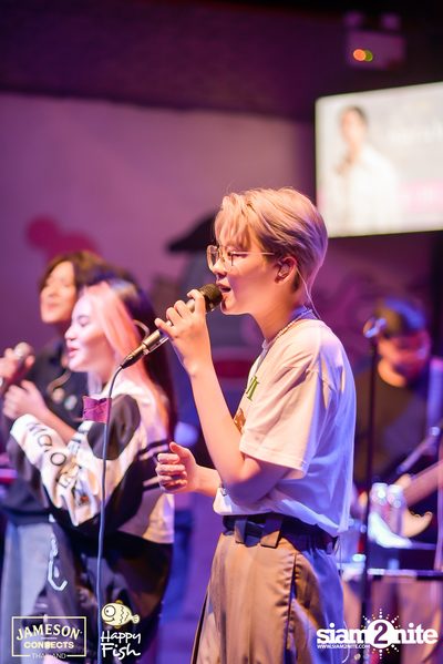ภาพบรรยากาศคอนเสิร์ต Sarah Salola ft. DoubleBam, JIXGO ที่ Happy Fish Asiatique — photo 75