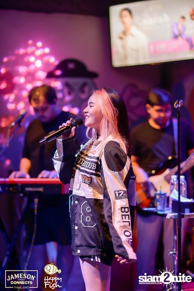 ภาพบรรยากาศคอนเสิร์ต Sarah Salola ft. DoubleBam, JIXGO ที่ Happy Fish Asiatique — photo 86