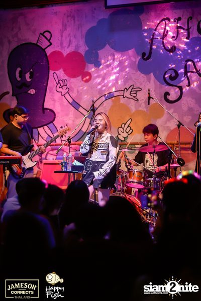 ภาพบรรยากาศคอนเสิร์ต Sarah Salola ft. DoubleBam, JIXGO ที่ Happy Fish Asiatique — photo 88