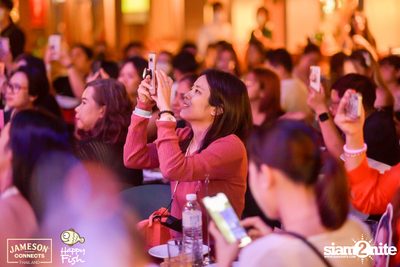 ภาพบรรยากาศคอนเสิร์ต Sarah Salola ft. DoubleBam, JIXGO ที่ Happy Fish Asiatique — photo 93