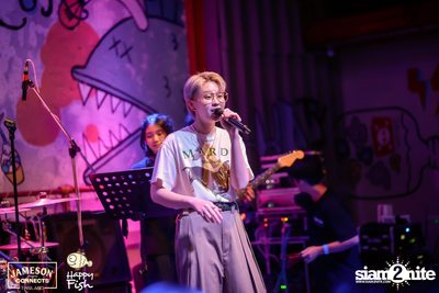 ภาพบรรยากาศคอนเสิร์ต Sarah Salola ft. DoubleBam, JIXGO ที่ Happy Fish Asiatique — photo 97