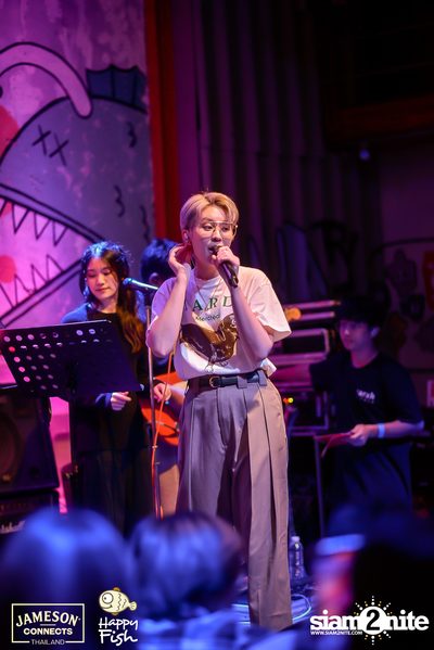 ภาพบรรยากาศคอนเสิร์ต Sarah Salola ft. DoubleBam, JIXGO ที่ Happy Fish Asiatique — photo 101