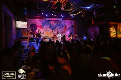 ภาพบรรยากาศคอนเสิร์ต Sarah Salola ft. DoubleBam, JIXGO ที่ Happy Fish Asiatique — photo 104