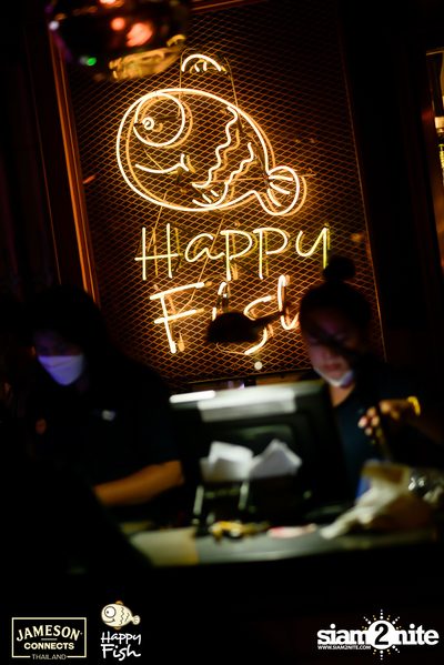 ภาพบรรยากาศคอนเสิร์ต Sarah Salola ft. DoubleBam, JIXGO ที่ Happy Fish Asiatique — photo 110