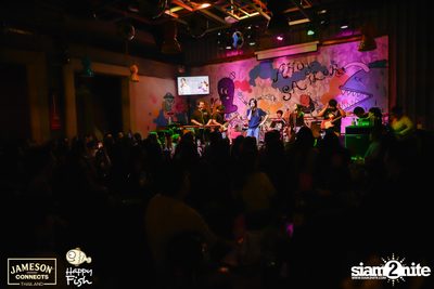 ภาพบรรยากาศคอนเสิร์ต Sarah Salola ft. DoubleBam, JIXGO ที่ Happy Fish Asiatique — photo 113