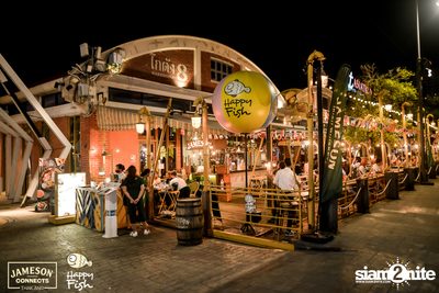 ภาพบรรยากาศคอนเสิร์ต Sarah Salola ft. DoubleBam, JIXGO ที่ Happy Fish Asiatique — photo 114