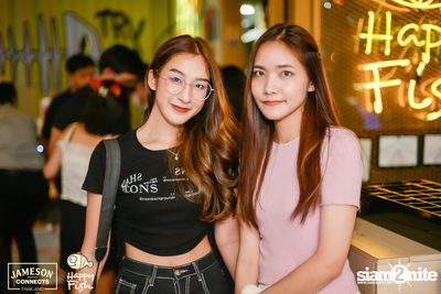ภาพบรรยากาศคอนเสิร์ต Sarah Salola ft. DoubleBam, JIXGO ที่ Happy Fish Asiatique — photo 116