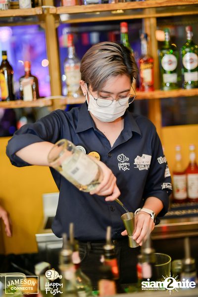 ภาพบรรยากาศคอนเสิร์ต Sarah Salola ft. DoubleBam, JIXGO ที่ Happy Fish Asiatique — photo 135