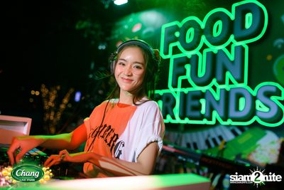 Chang Live Park FOOD FUN FRIENDS with Stamp at Sathorn Square — photo 60