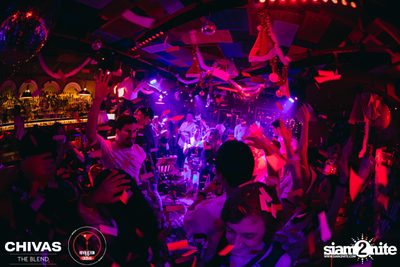 Sparkly Xmas at Revolucion Cocktail — photo 97