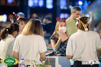 มินิคอนเสิร์ต Greasy Cafe จากงาน Chang Live Park FOOD FUN FRIENDS ที่ The Street Ratchada — photo 4