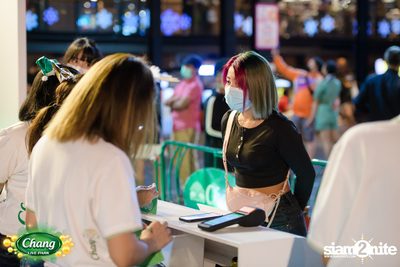 มินิคอนเสิร์ต Greasy Cafe จากงาน Chang Live Park FOOD FUN FRIENDS ที่ The Street Ratchada — photo 5