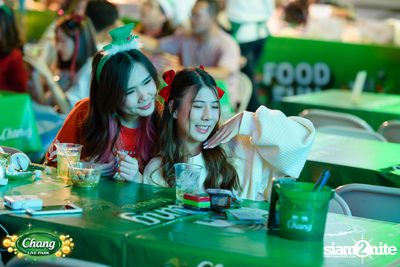 มินิคอนเสิร์ต Greasy Cafe จากงาน Chang Live Park FOOD FUN FRIENDS ที่ The Street Ratchada — photo 19