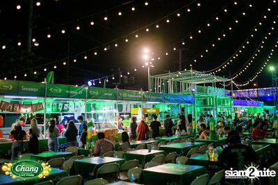 มินิคอนเสิร์ต Greasy Cafe จากงาน Chang Live Park FOOD FUN FRIENDS ที่ The Street Ratchada — photo 25