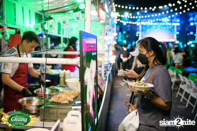 มินิคอนเสิร์ต Greasy Cafe จากงาน Chang Live Park FOOD FUN FRIENDS ที่ The Street Ratchada — photo 31