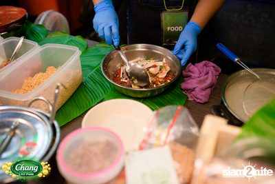 มินิคอนเสิร์ต Greasy Cafe จากงาน Chang Live Park FOOD FUN FRIENDS ที่ The Street Ratchada — photo 39