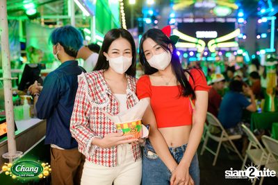 มินิคอนเสิร์ต Greasy Cafe จากงาน Chang Live Park FOOD FUN FRIENDS ที่ The Street Ratchada — photo 42