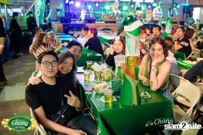 มินิคอนเสิร์ต Greasy Cafe จากงาน Chang Live Park FOOD FUN FRIENDS ที่ The Street Ratchada — photo 54