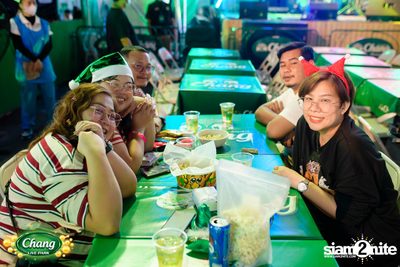 มินิคอนเสิร์ต Greasy Cafe จากงาน Chang Live Park FOOD FUN FRIENDS ที่ The Street Ratchada — photo 55