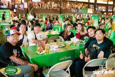 มินิคอนเสิร์ต Greasy Cafe จากงาน Chang Live Park FOOD FUN FRIENDS ที่ The Street Ratchada — photo 65