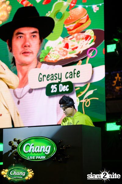 มินิคอนเสิร์ต Greasy Cafe จากงาน Chang Live Park FOOD FUN FRIENDS ที่ The Street Ratchada — photo 74