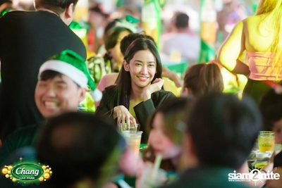 มินิคอนเสิร์ต Greasy Cafe จากงาน Chang Live Park FOOD FUN FRIENDS ที่ The Street Ratchada — photo 75
