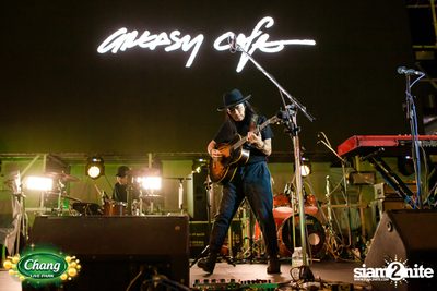 มินิคอนเสิร์ต Greasy Cafe จากงาน Chang Live Park FOOD FUN FRIENDS ที่ The Street Ratchada — photo 77