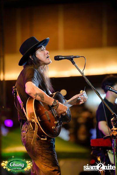 มินิคอนเสิร์ต Greasy Cafe จากงาน Chang Live Park FOOD FUN FRIENDS ที่ The Street Ratchada — photo 85