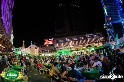 มินิคอนเสิร์ต Greasy Cafe จากงาน Chang Live Park FOOD FUN FRIENDS ที่ The Street Ratchada — photo 94