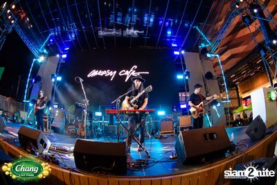 มินิคอนเสิร์ต Greasy Cafe จากงาน Chang Live Park FOOD FUN FRIENDS ที่ The Street Ratchada — photo 95