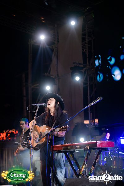 มินิคอนเสิร์ต Greasy Cafe จากงาน Chang Live Park FOOD FUN FRIENDS ที่ The Street Ratchada — photo 106
