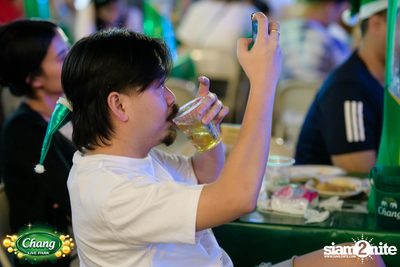 มินิคอนเสิร์ต Greasy Cafe จากงาน Chang Live Park FOOD FUN FRIENDS ที่ The Street Ratchada — photo 117