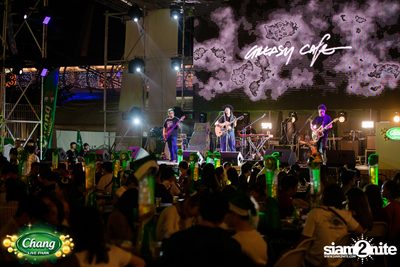 มินิคอนเสิร์ต Greasy Cafe จากงาน Chang Live Park FOOD FUN FRIENDS ที่ The Street Ratchada — photo 119