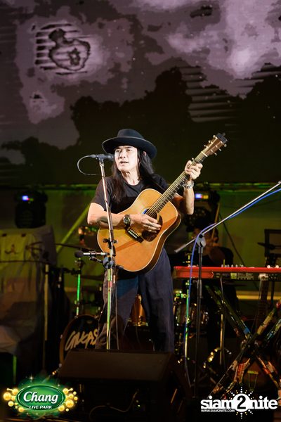 มินิคอนเสิร์ต Greasy Cafe จากงาน Chang Live Park FOOD FUN FRIENDS ที่ The Street Ratchada — photo 121
