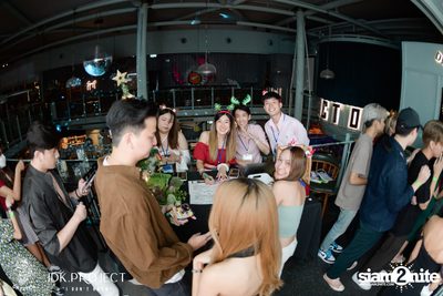 MIRRR'Y Christmas at Dr.Fetch — photo 2