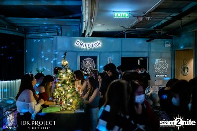 MIRRR'Y Christmas at Dr.Fetch — photo 5