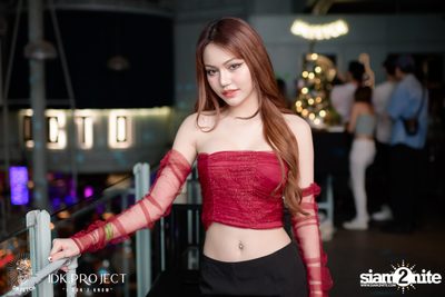 MIRRR'Y Christmas at Dr.Fetch — photo 9