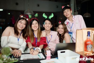 MIRRR'Y Christmas at Dr.Fetch — photo 13