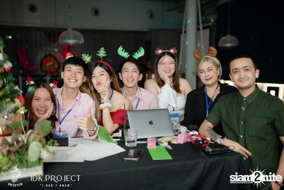 MIRRR'Y Christmas at Dr.Fetch — photo 30