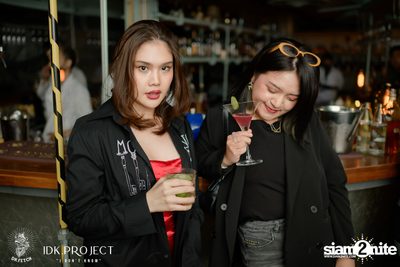 MIRRR'Y Christmas at Dr.Fetch — photo 48