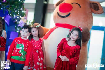 Christmas in the cloud Present Carols singing and Santa walk at King Power Mahanakhon — photo 24