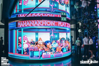 Christmas in the cloud Present Carols singing and Santa walk at King Power Mahanakhon — photo 34