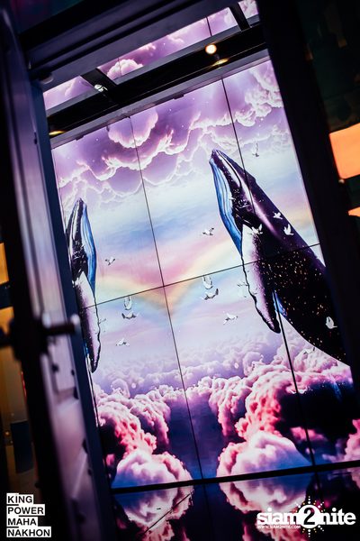Christmas in the cloud Present Carols singing and Santa walk at King Power Mahanakhon — photo 38