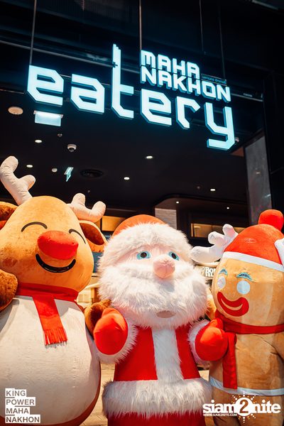 Christmas in the cloud Present Carols singing and Santa walk at King Power Mahanakhon — photo 73