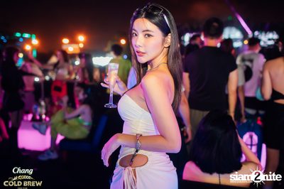 ภาพบรรยากาศสุดมันส์จากงาน NEON Countdown ที่ Wonderworld Extreme Park — photo 111