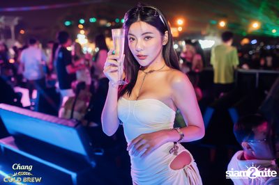 ภาพบรรยากาศสุดมันส์จากงาน NEON Countdown ที่ Wonderworld Extreme Park — photo 113